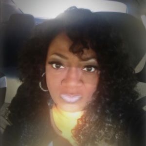 Meet your Posher, Johnette